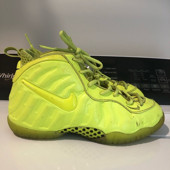 nike foamposite volt gs